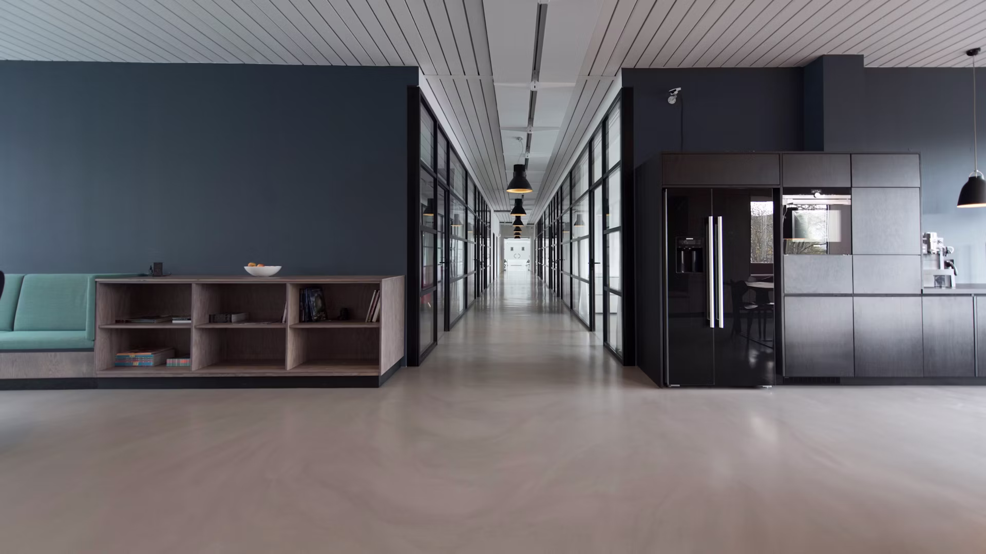 Interior contemporáneo de una oficina corporativa